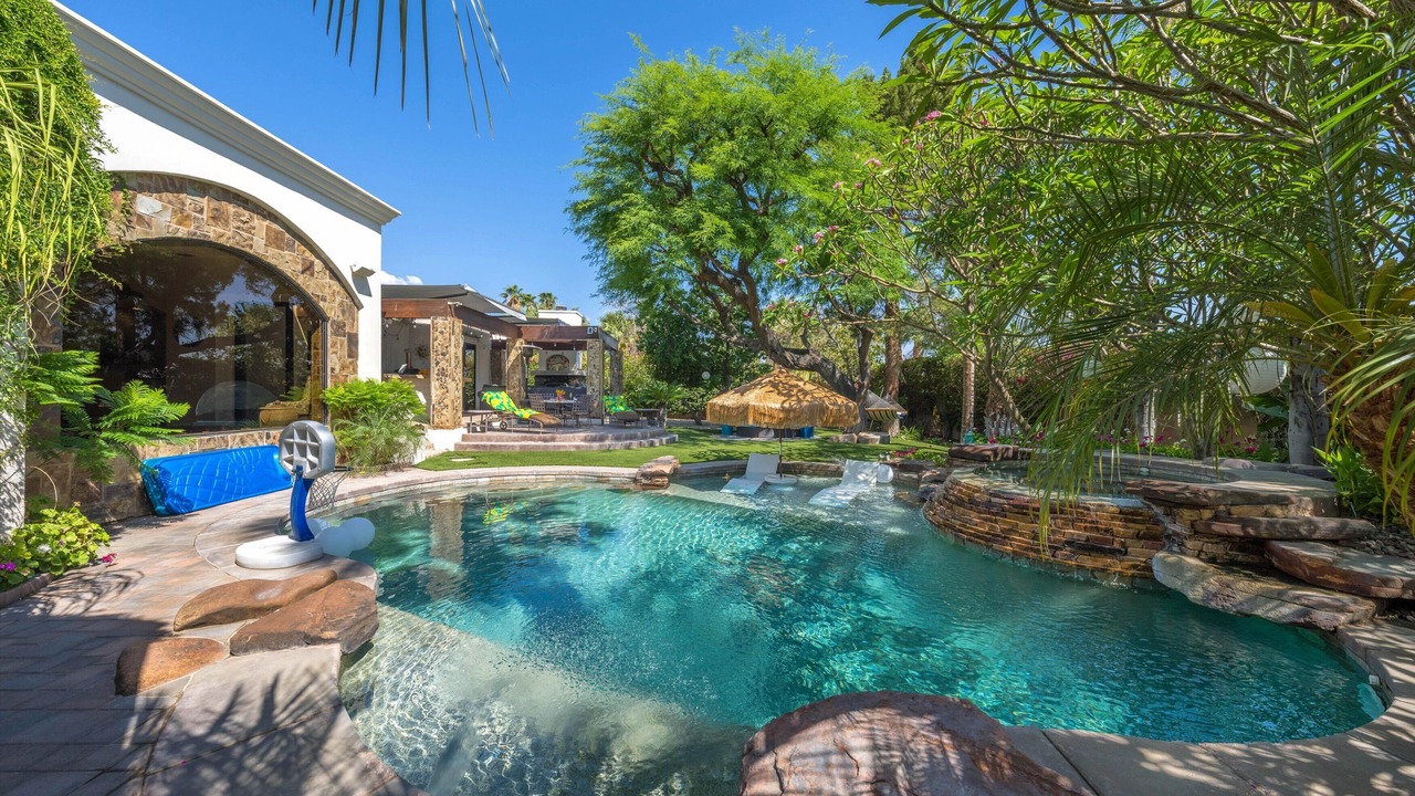 Photo of Outdoor in Magnesia Falls Cove