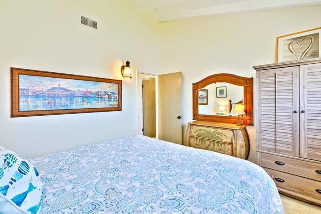 Photo of Bedroom in Sunset Beach