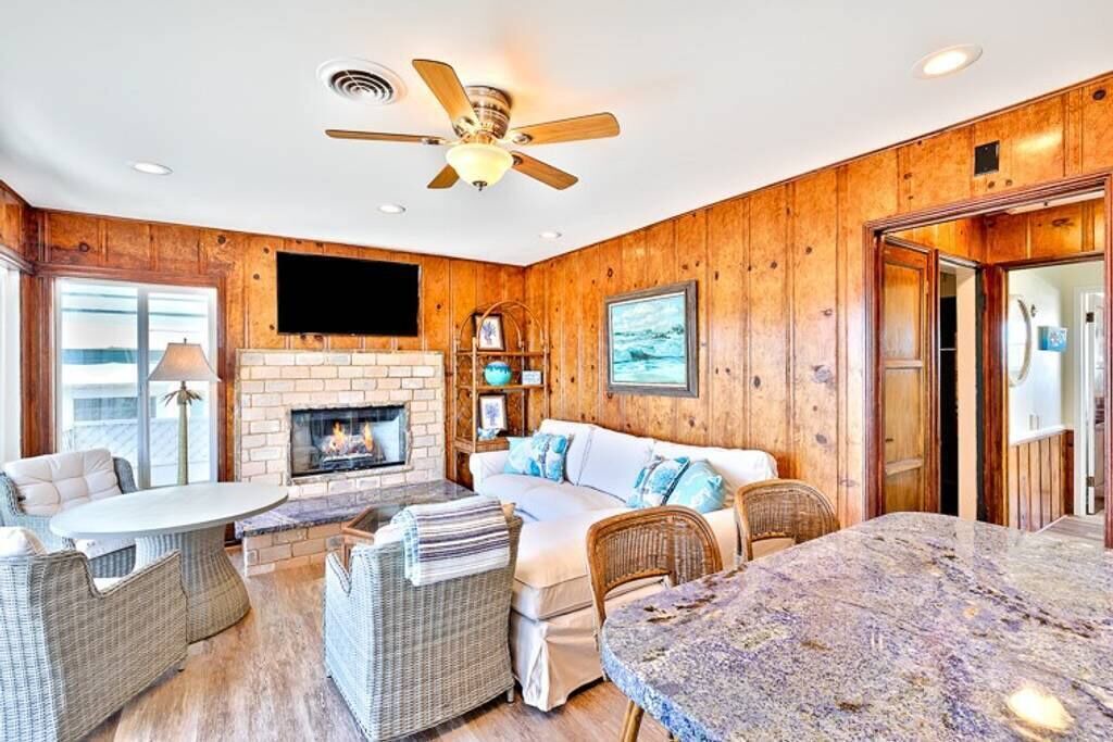 Photo of Livingroom in Sunset Beach