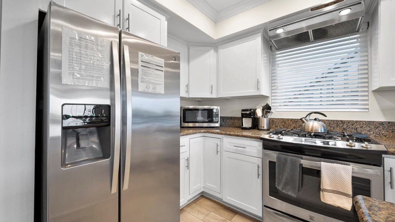 Photo of Kitchen in Balboa Peninsula