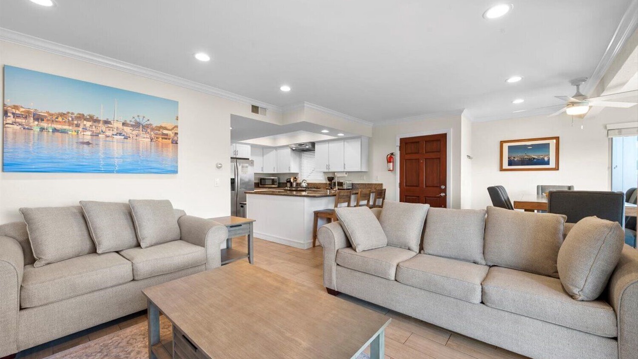 Photo of Livingroom in Balboa Peninsula