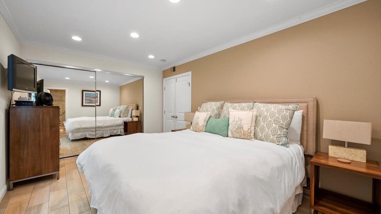 Photo of Bedroom in Balboa Peninsula