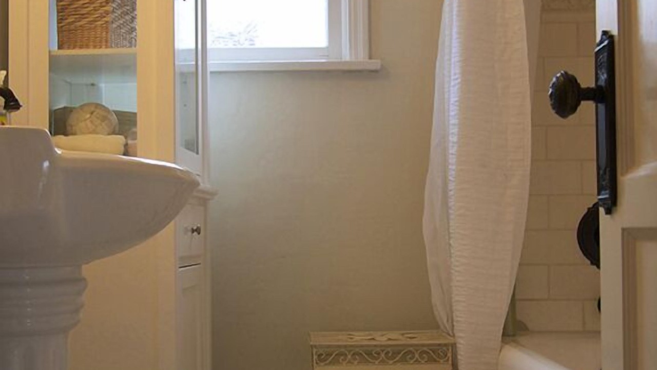 Photo of Bathroom in Altadena