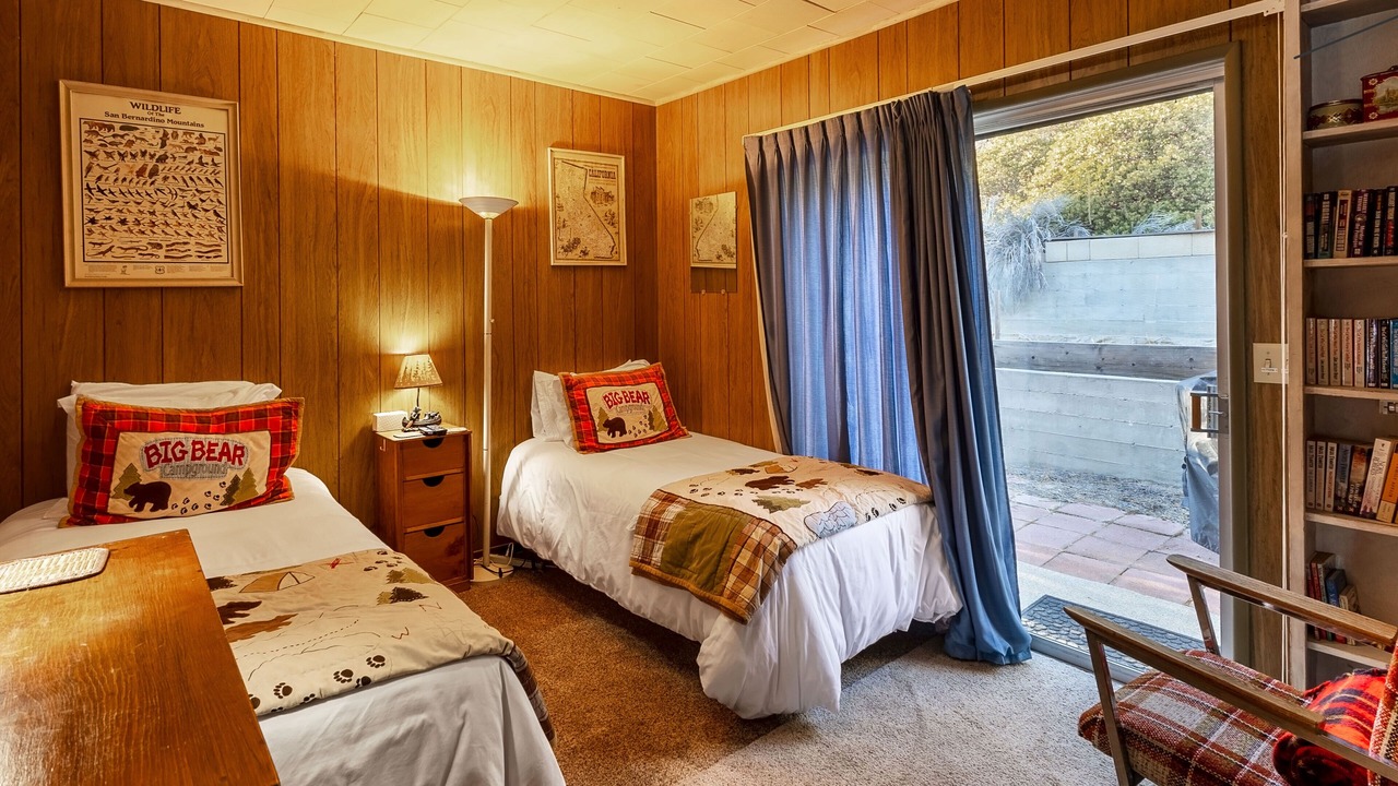 Photo of Bedroom in Fawnskin