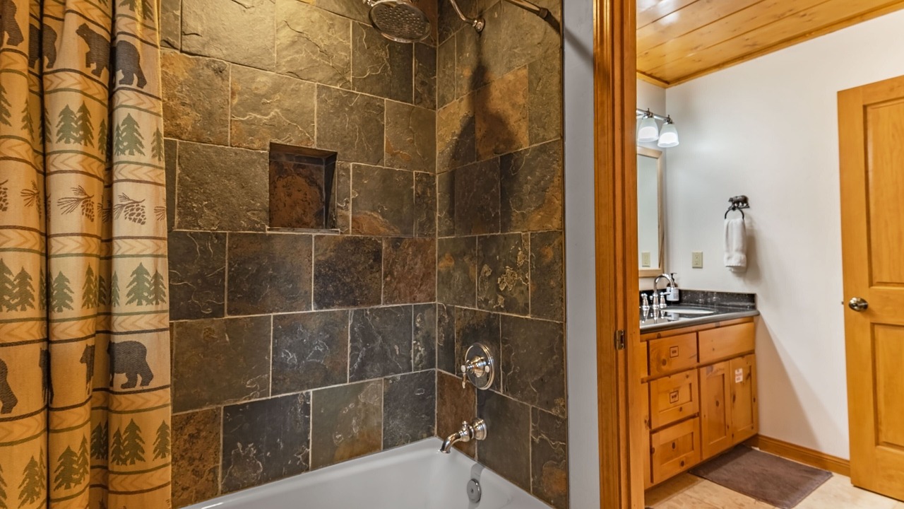 Photo of Bathroom in Peter Pan