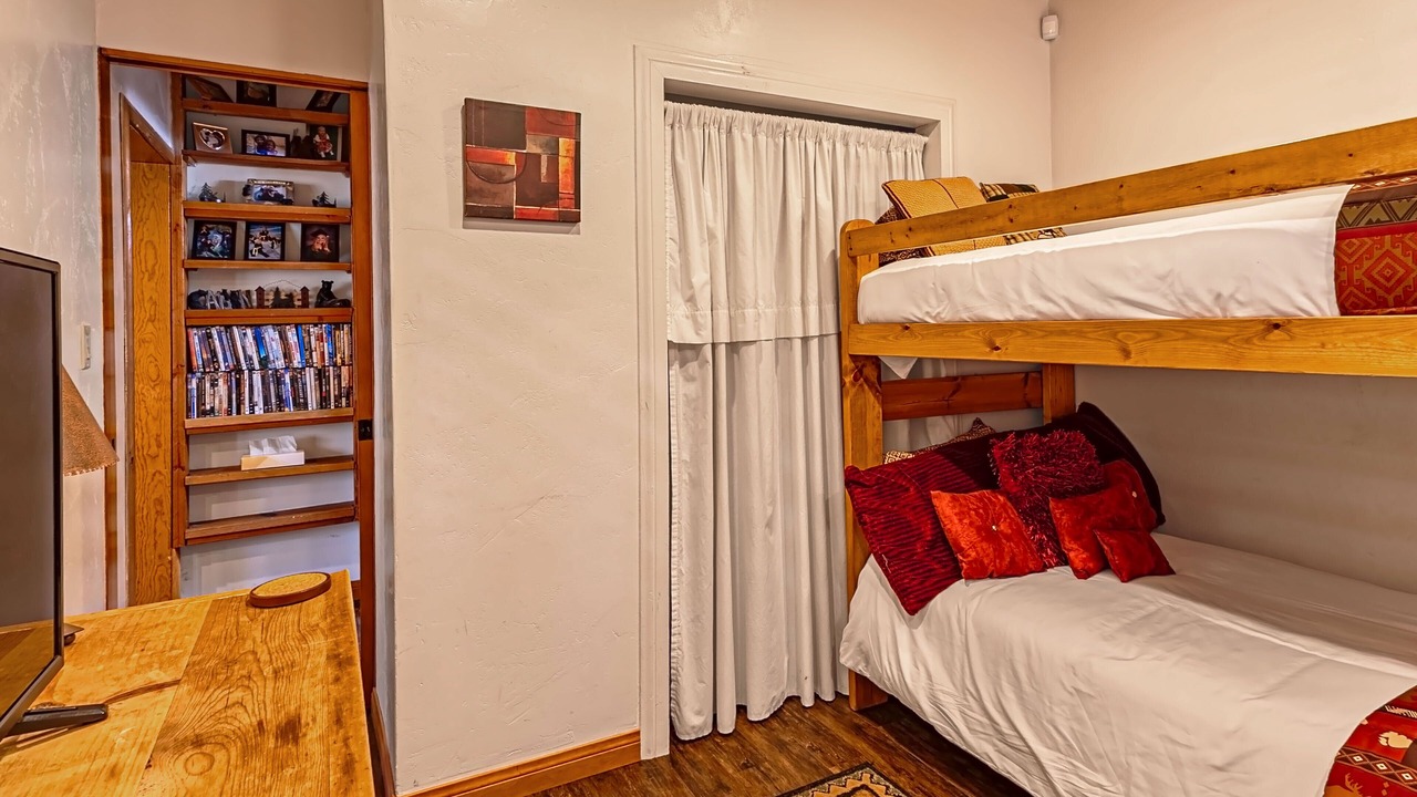Photo of Bedroom in Peter Pan