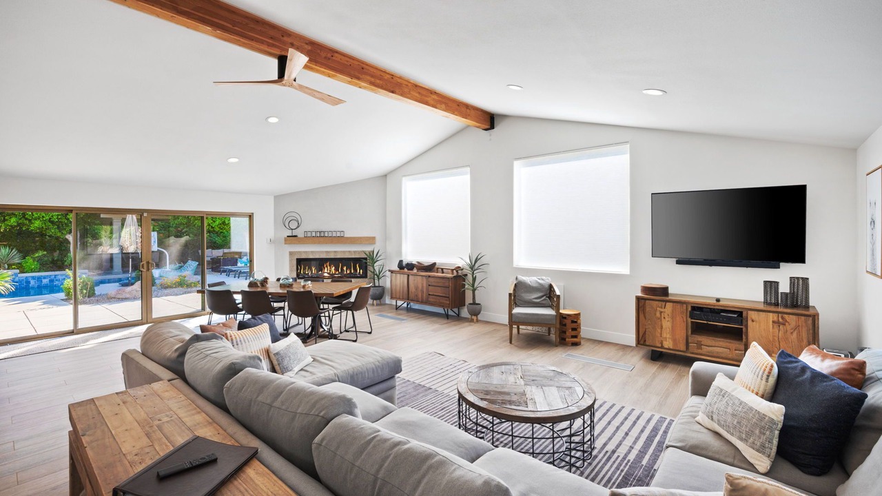 Photo of Livingroom in Desert Club Estates