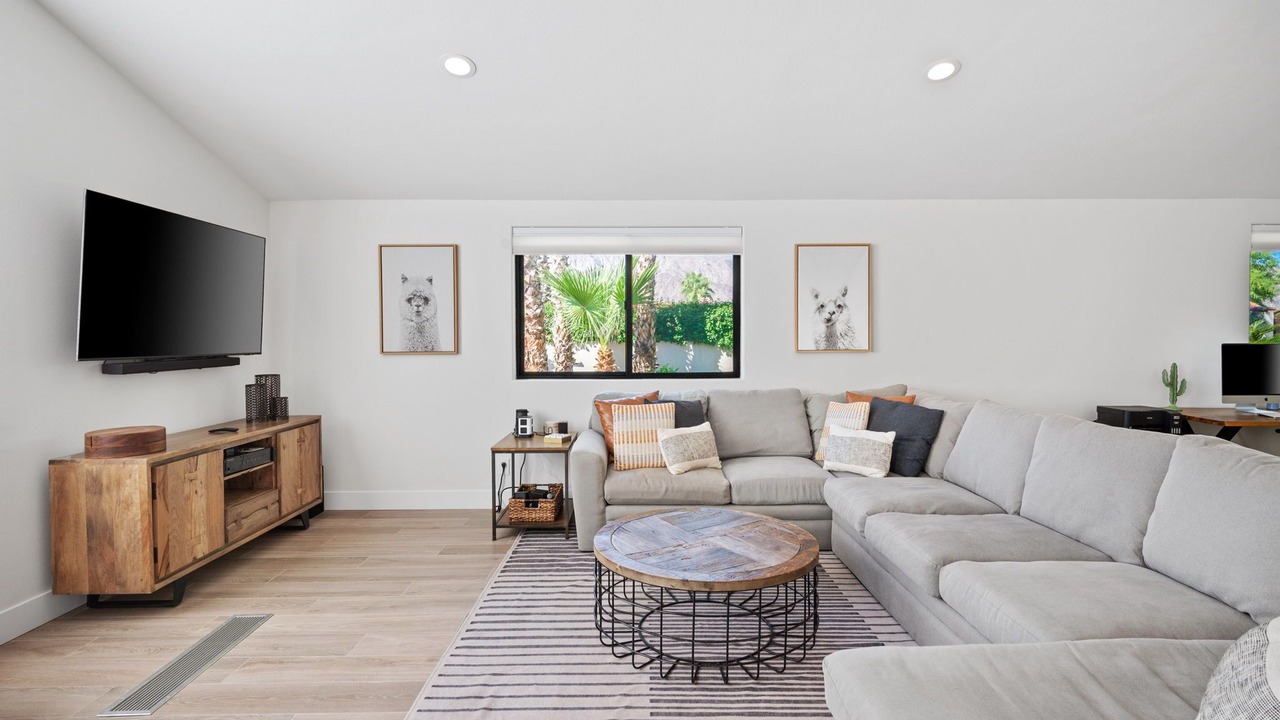 Photo of Livingroom in Desert Club Estates