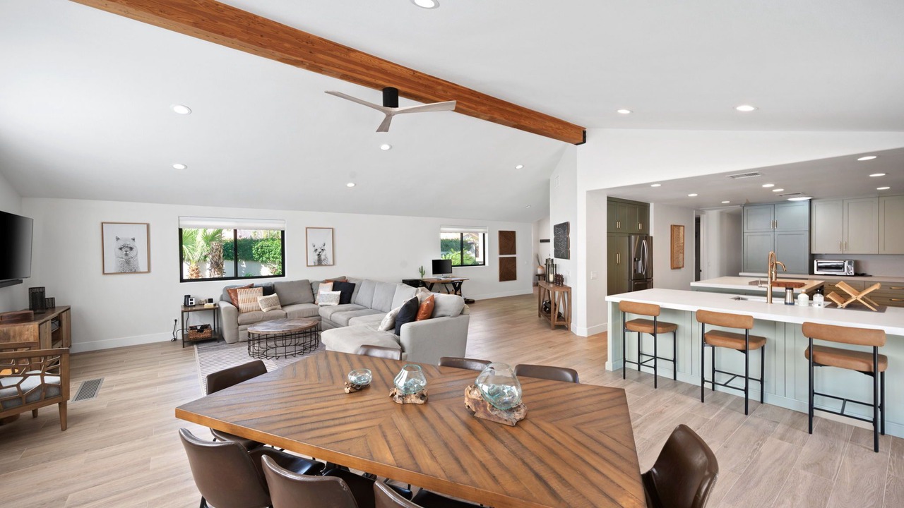 Photo of Livingroom in Desert Club Estates
