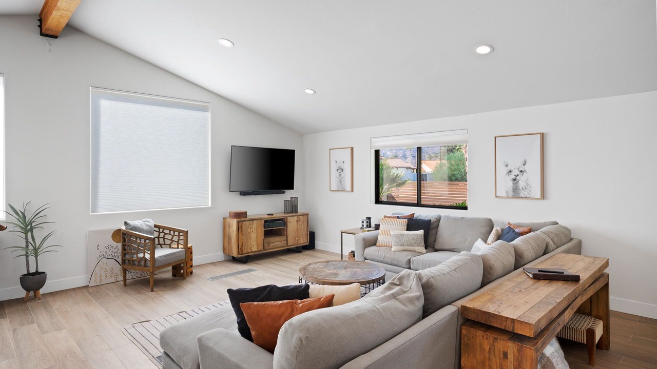 Photo of Livingroom in Desert Club Estates