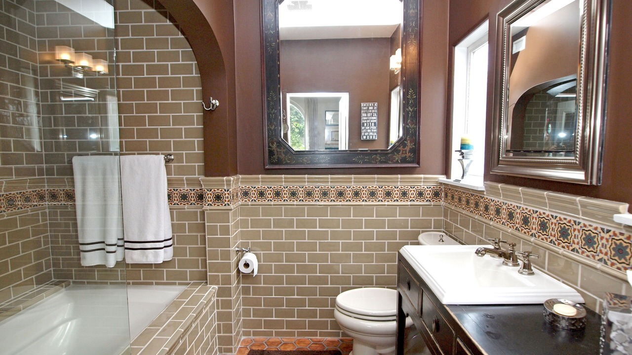 Photo of Bathroom in Carthay Circle