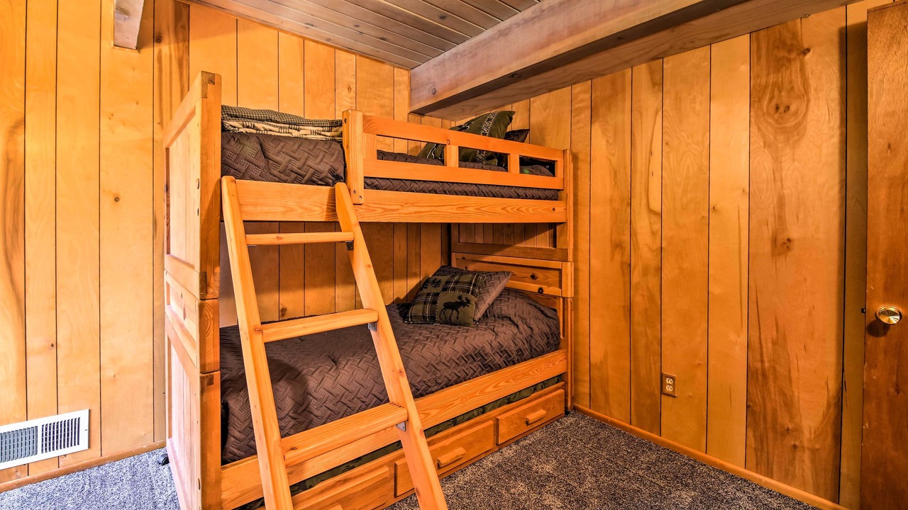 Photo of Bedroom in Big Bear