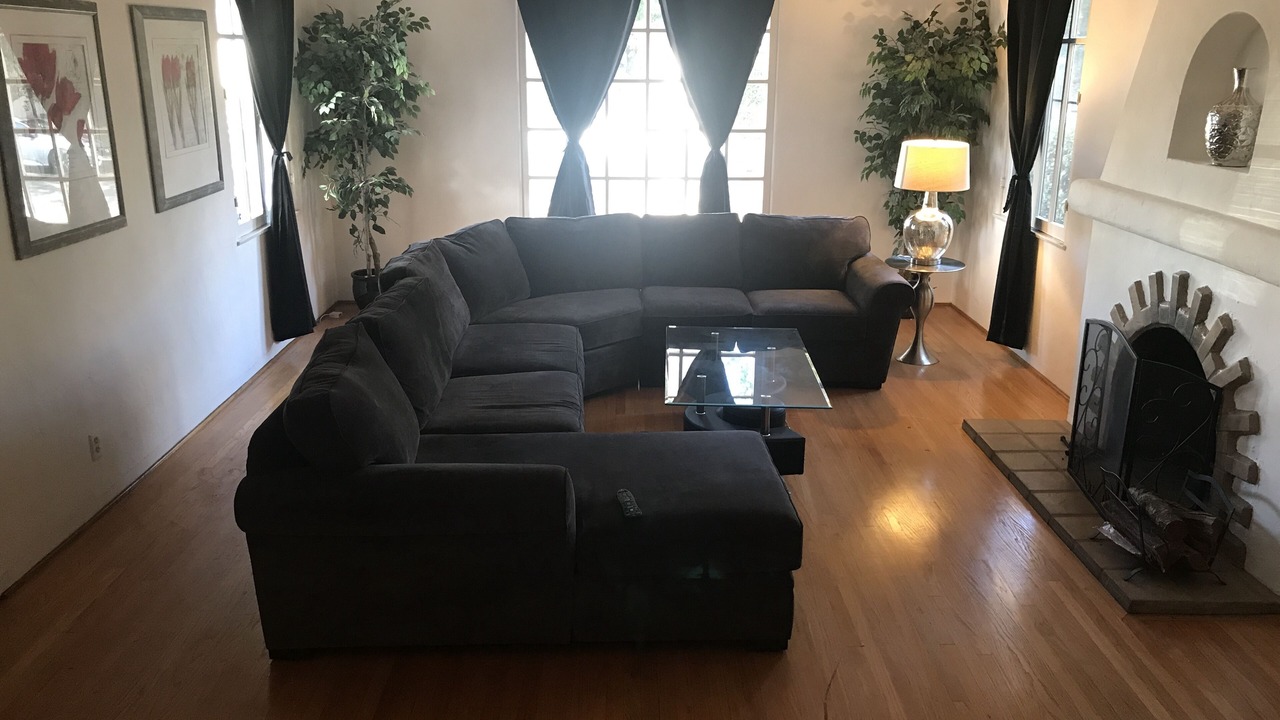 Photo of Bedroom in Beverly Grove