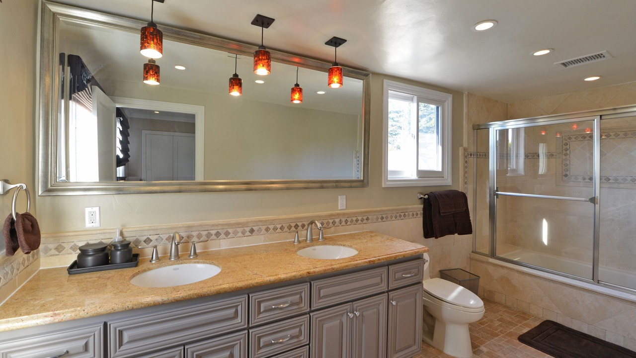 Photo of Bathroom in Los Feliz