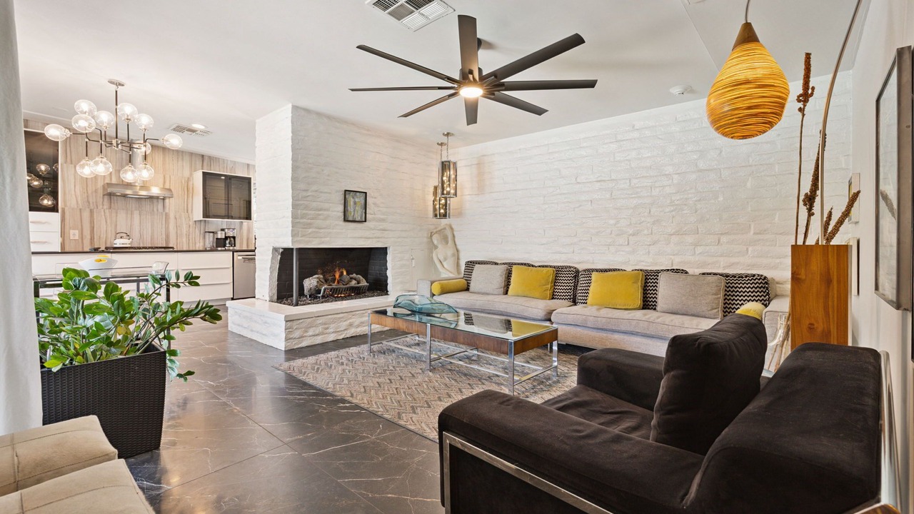 Photo of Livingroom in Tahquitz River Estates