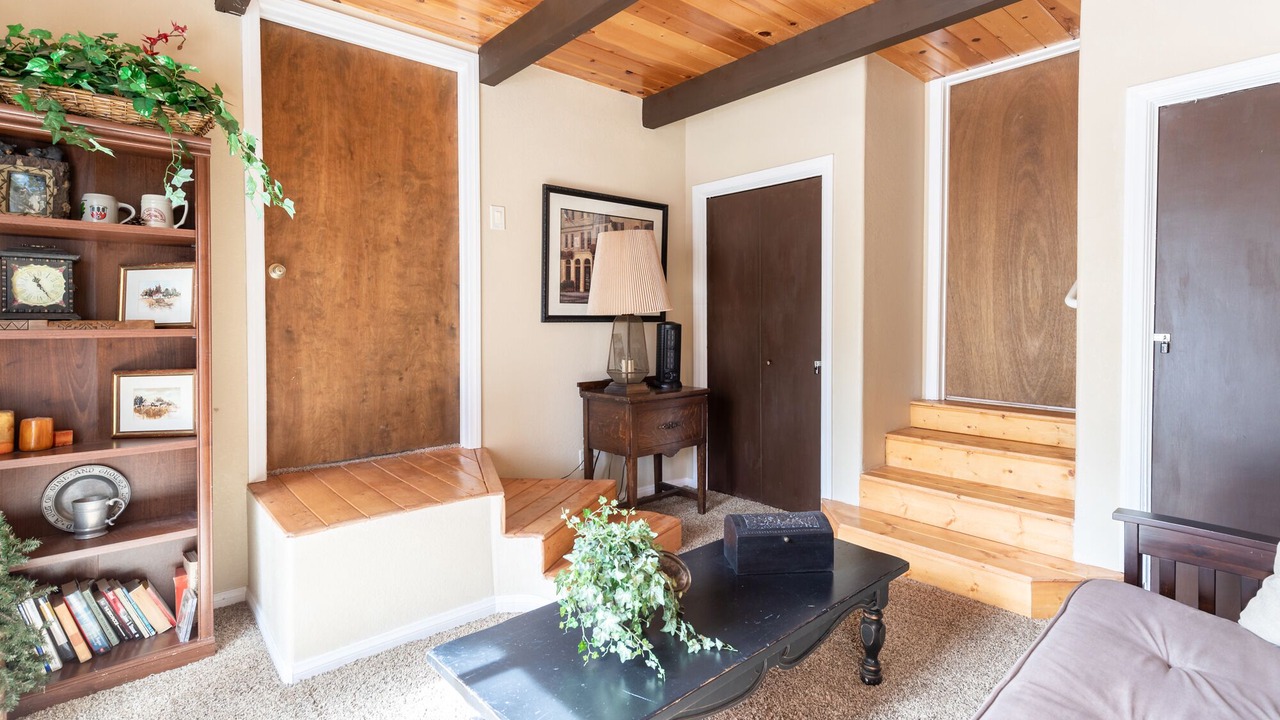 Photo of Livingroom in Fox Farm