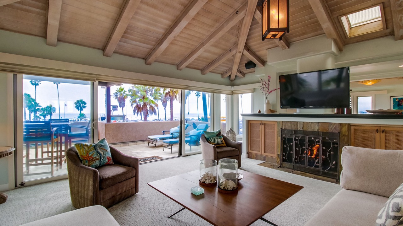 Photo of Bedroom in La Jolla Shores