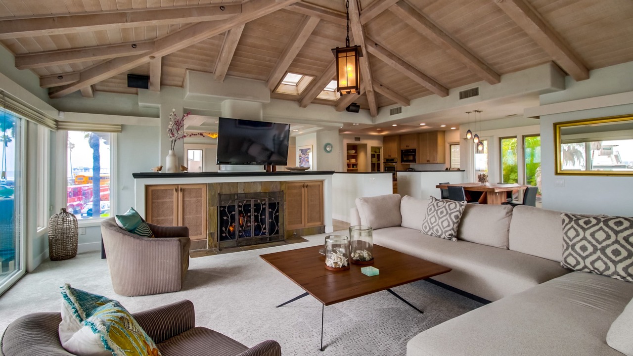 Photo of Bedroom in La Jolla Shores