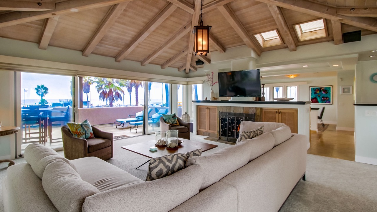 Photo of Bedroom in La Jolla Shores