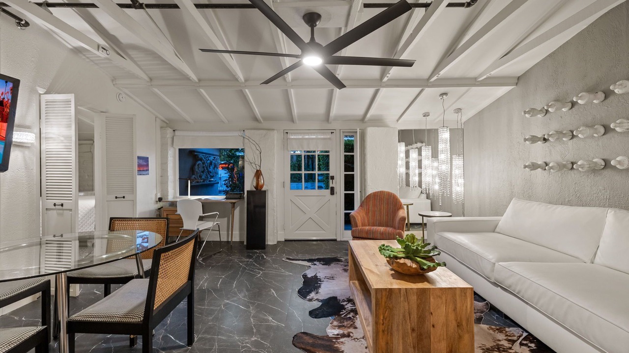Photo of Livingroom in Tahquitz River Estates