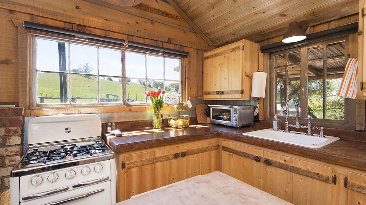Photo of Kitchen in Groveland