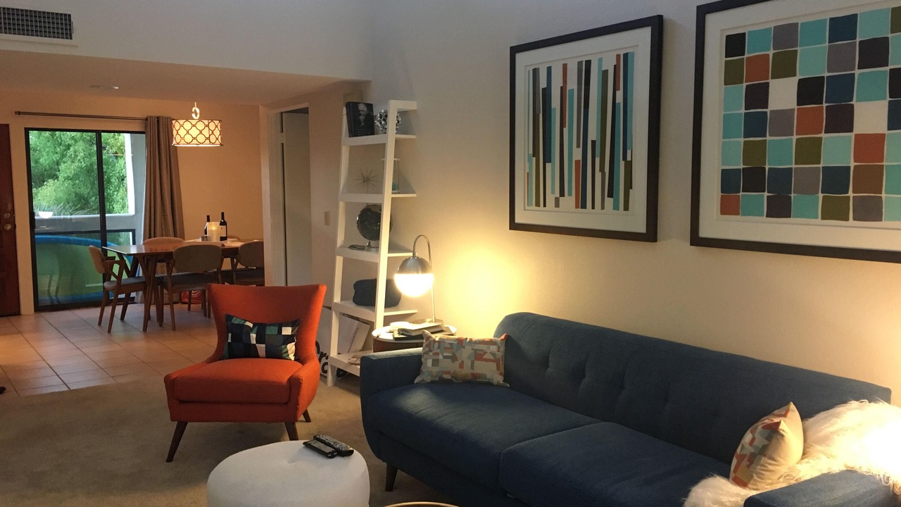 Photo of Livingroom in Canyon Corridor