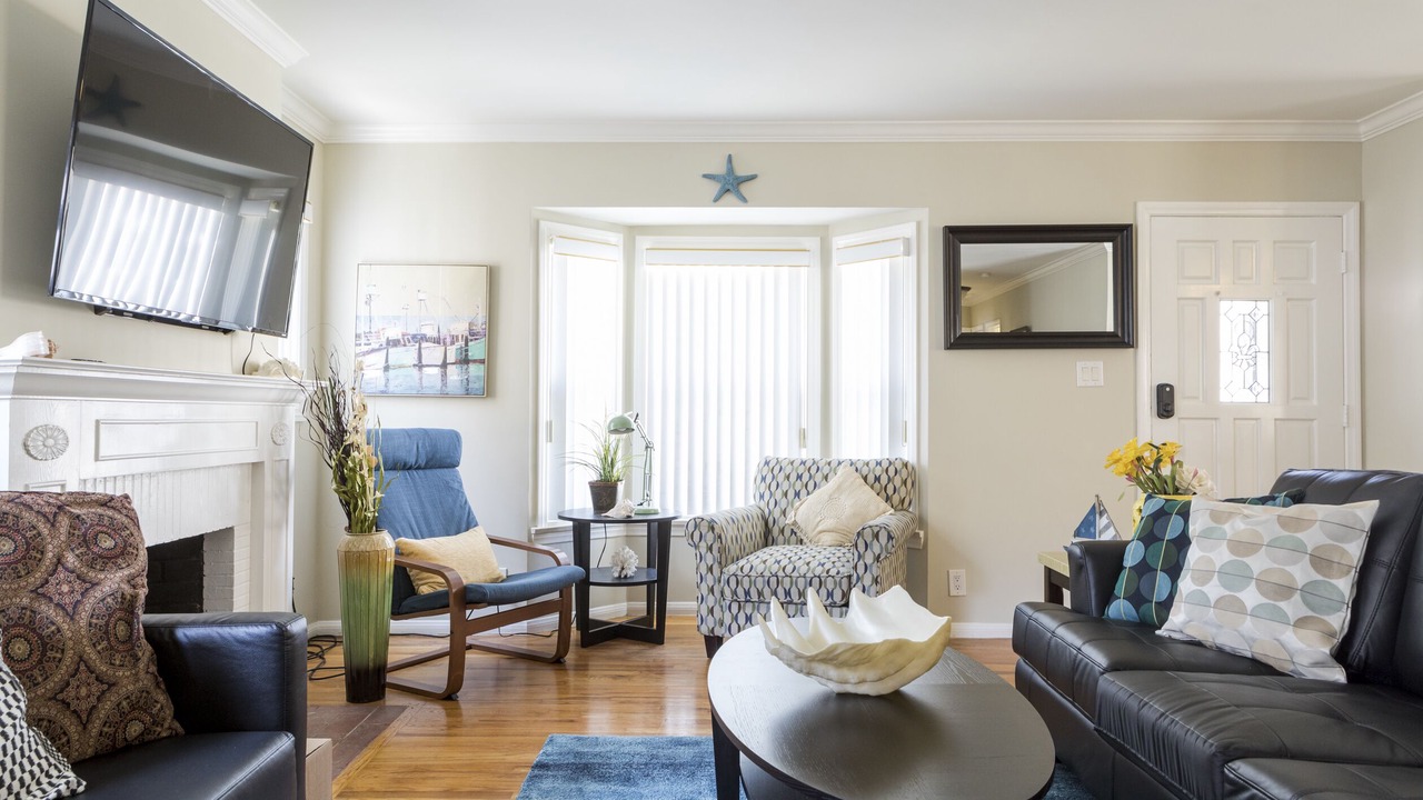 Photo of Livingroom in Belmont Shore