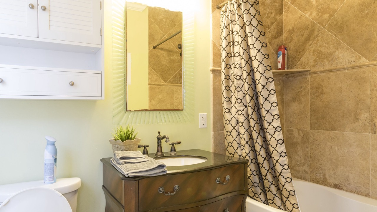 Photo of Bathroom in Belmont Shore