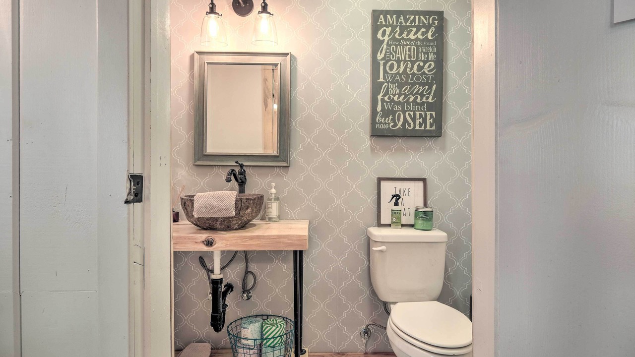 Photo of Bathroom in Strawberry