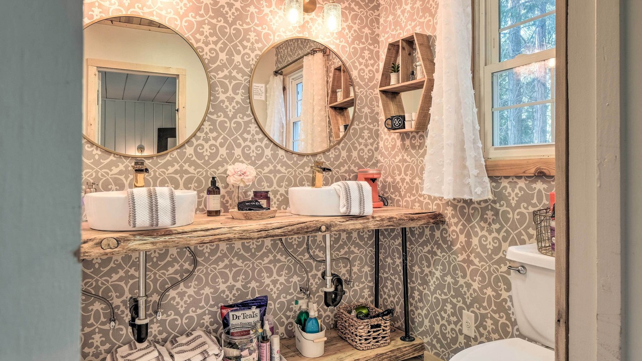 Photo of Bathroom in Strawberry