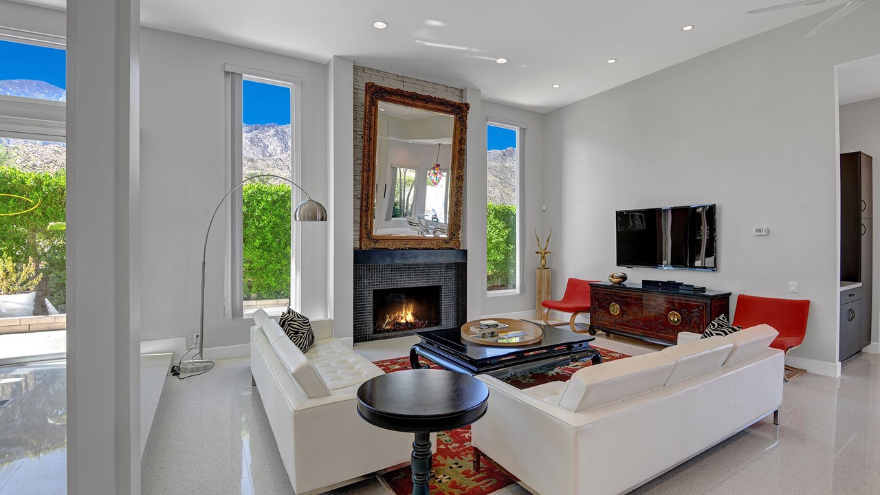 Photo of Livingroom in Canyon Corridor