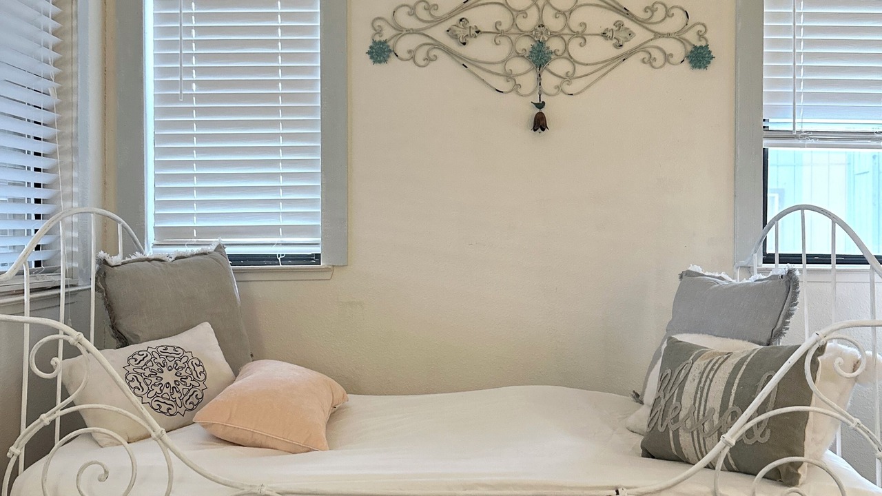 Photo of Bedroom in Groveland
