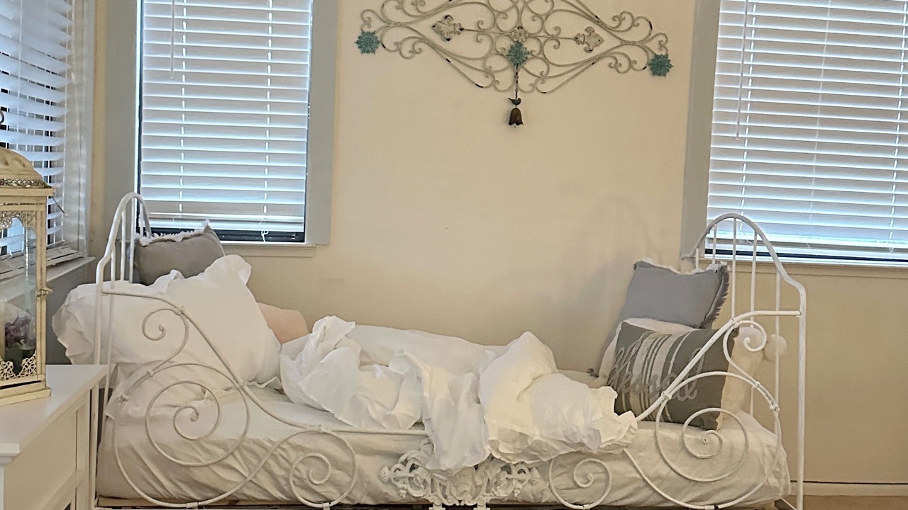 Photo of Bedroom in Groveland