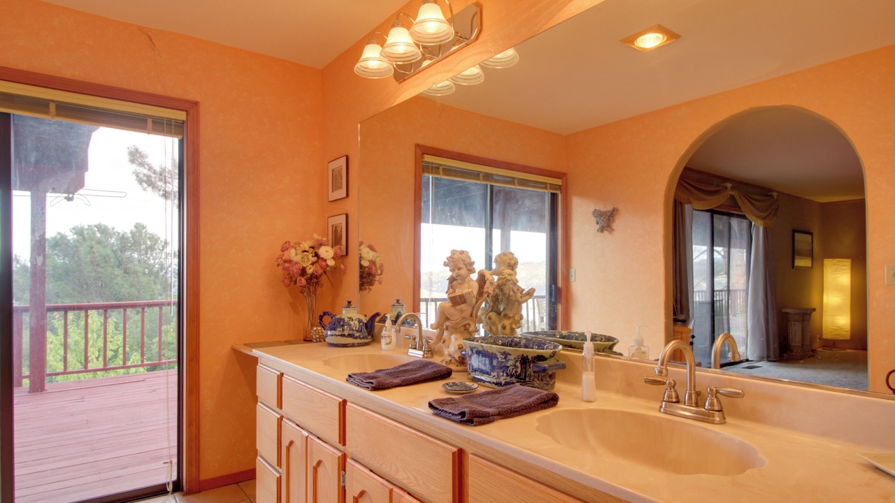 Photo of Bathroom in Kelseyville