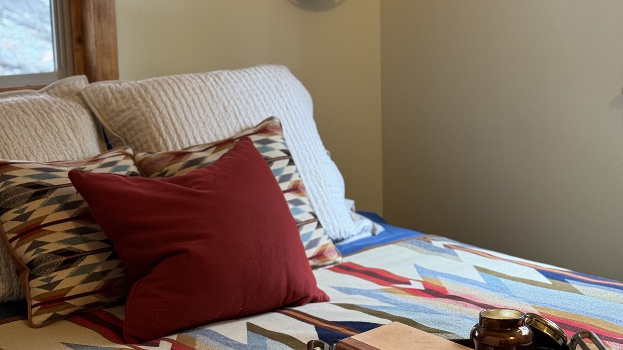 Photo of Bedroom in Green Valley Lake