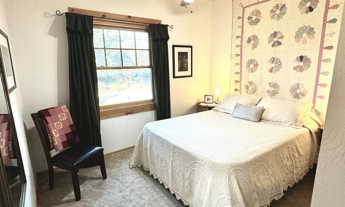 Photo of Bedroom in Julian