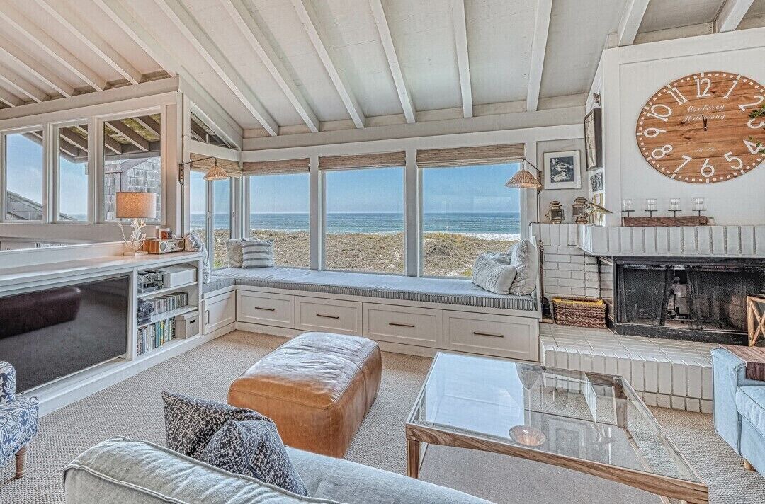 Photo of Livingroom in Castroville