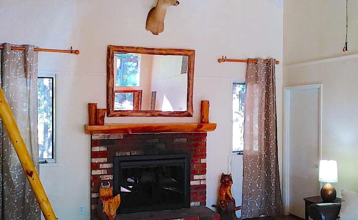 Photo of Livingroom in Big Bear