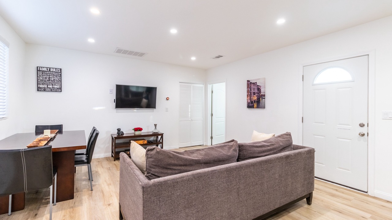 Photo of Livingroom in North Hollywood