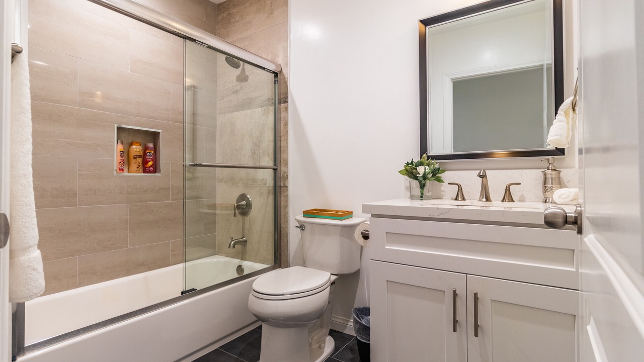 Photo of Bathroom in North Hollywood