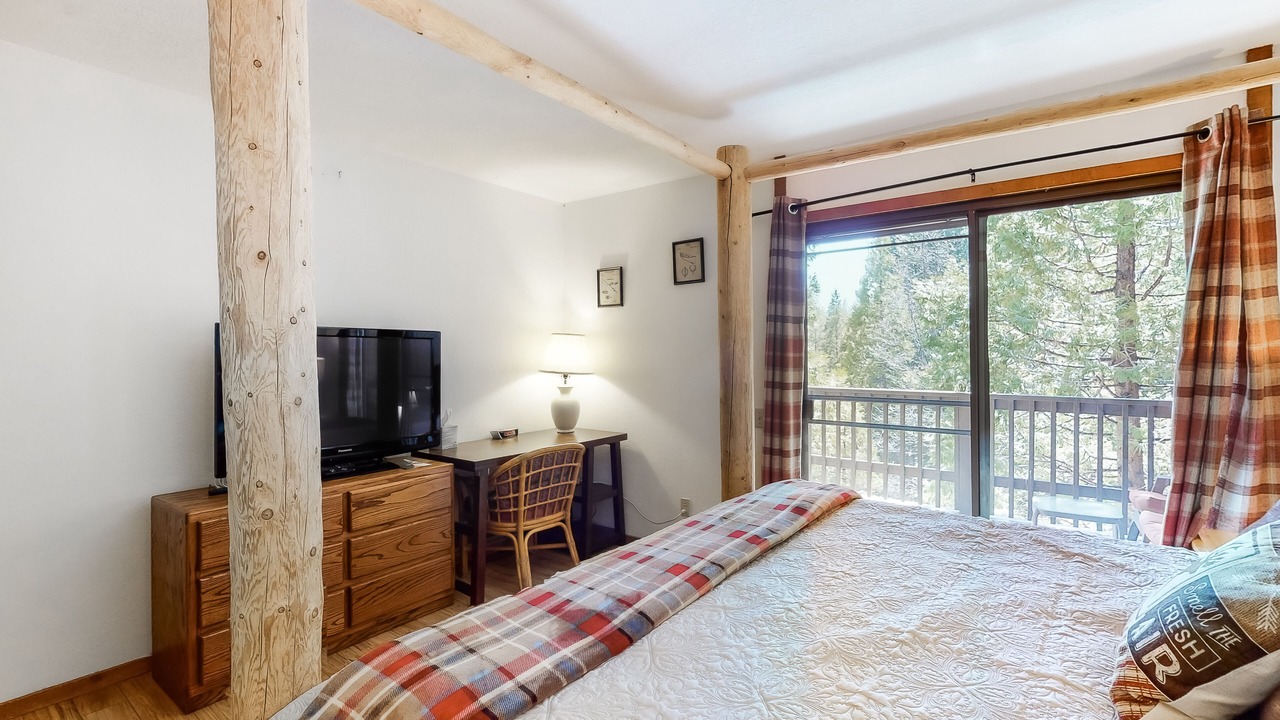 Photo of Bedroom in Shaver Lake