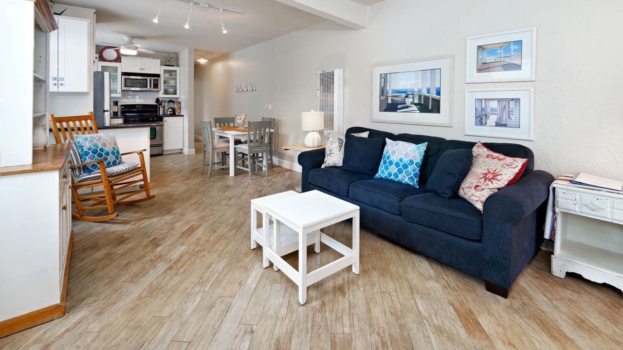 Photo of Livingroom in Old Towne