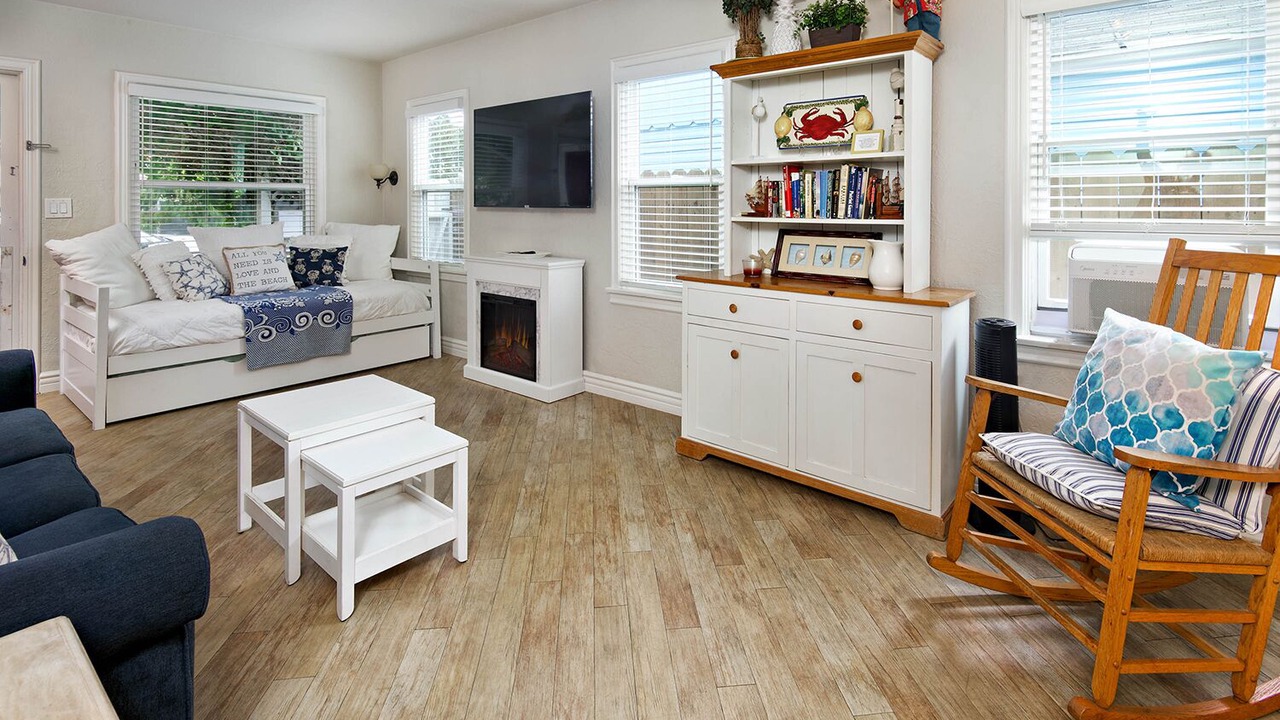 Photo of Livingroom in Old Towne