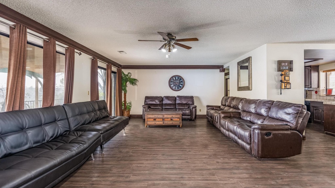 Photo of Livingroom in Oakhurst
