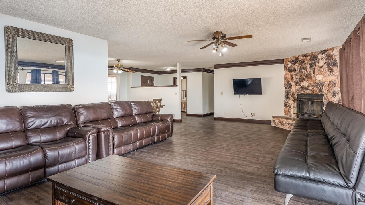 Photo of Livingroom in Oakhurst