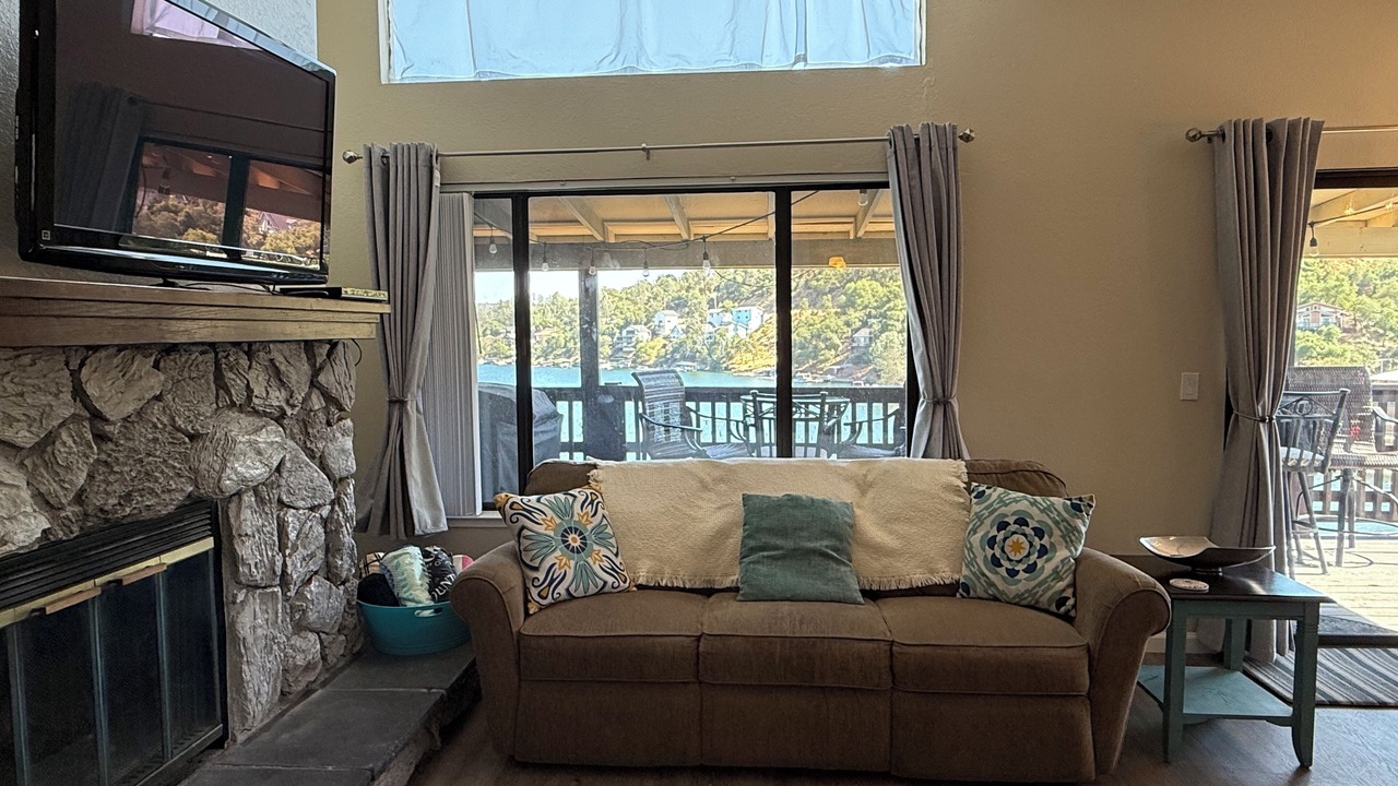 Photo of Bedroom in Copperopolis