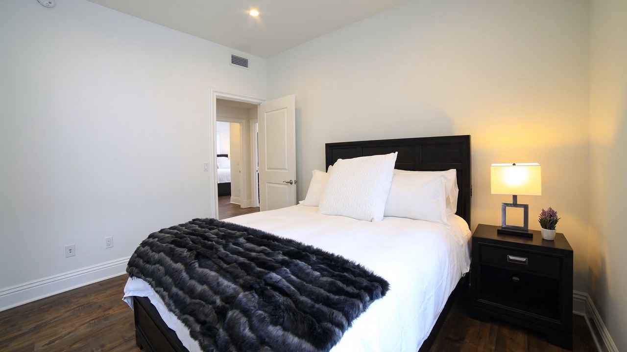 Photo of Bedroom in Pico - Robertson