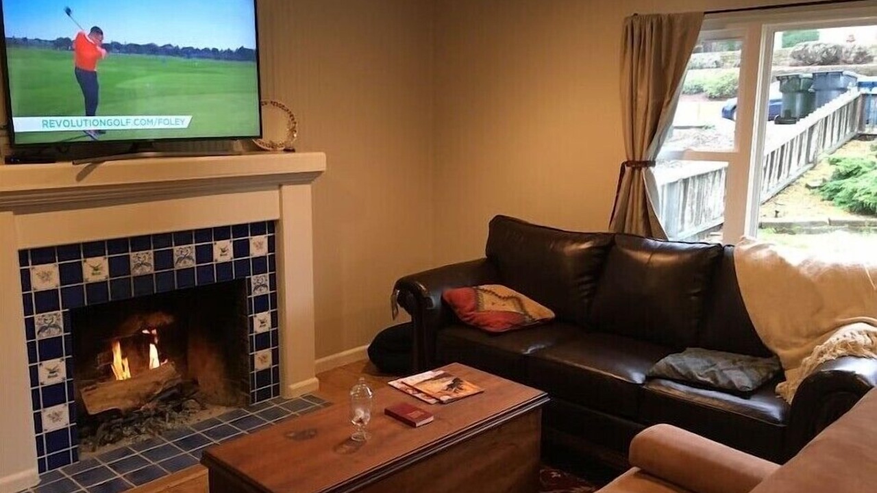 Photo of Livingroom in Del Rey Oaks