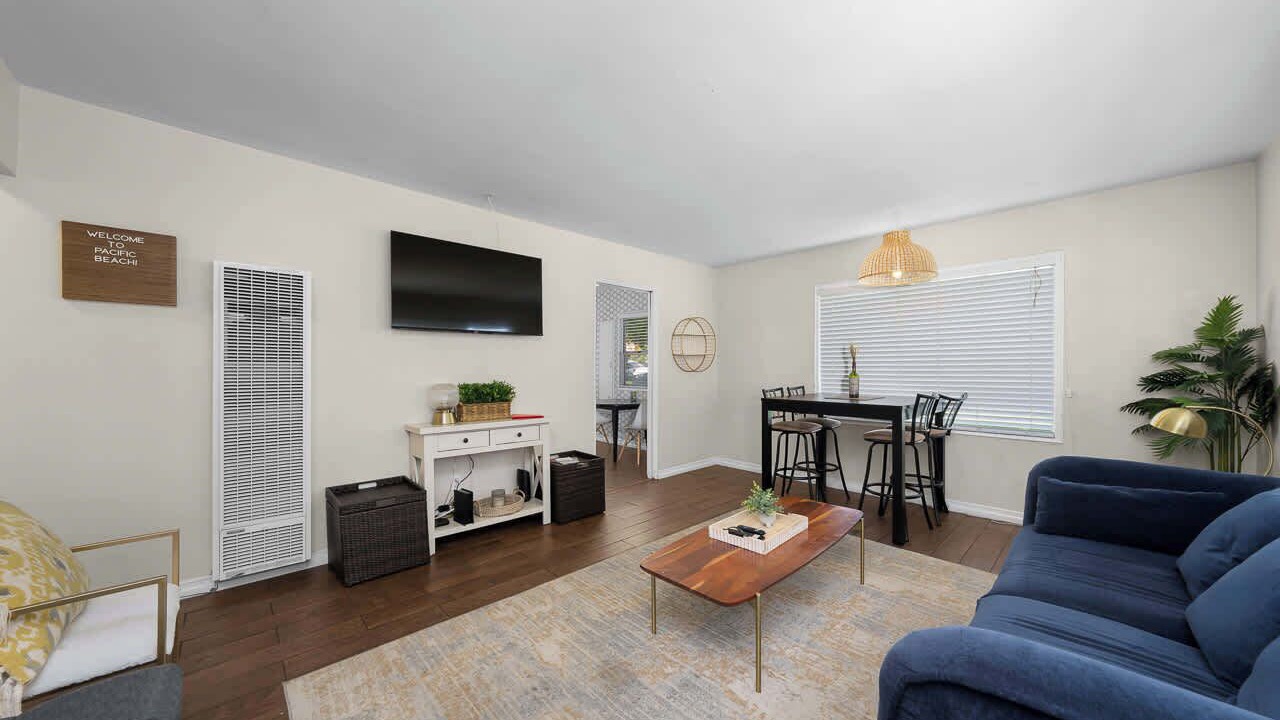 Photo of Livingroom in Crown Point
