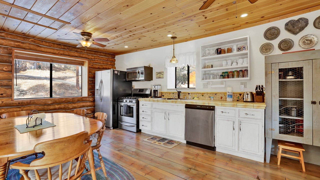 Photo of Kitchen in Fawnskin
